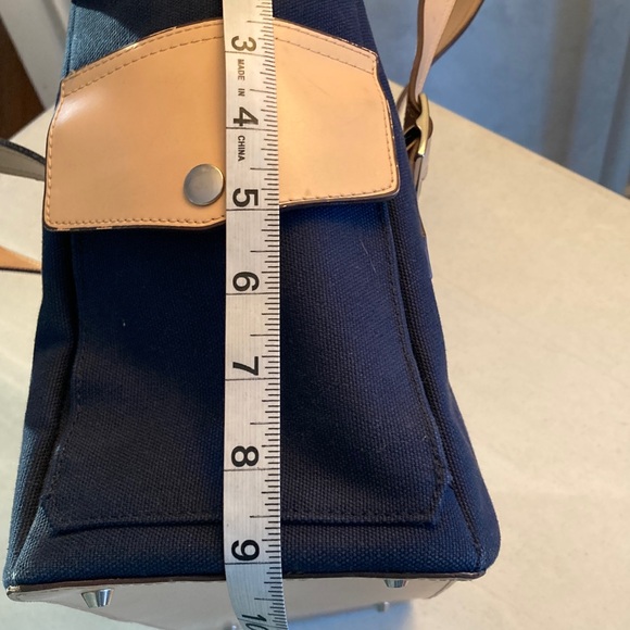 Amanda Smith Navy and Tan Tote Bag - Picture 6 of 9